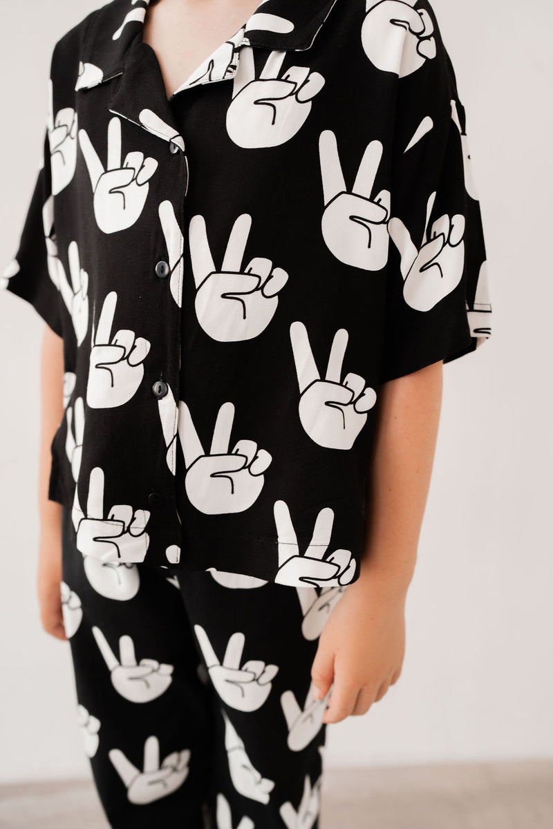 PEACE HANDS KIDS RESORT SHIRT