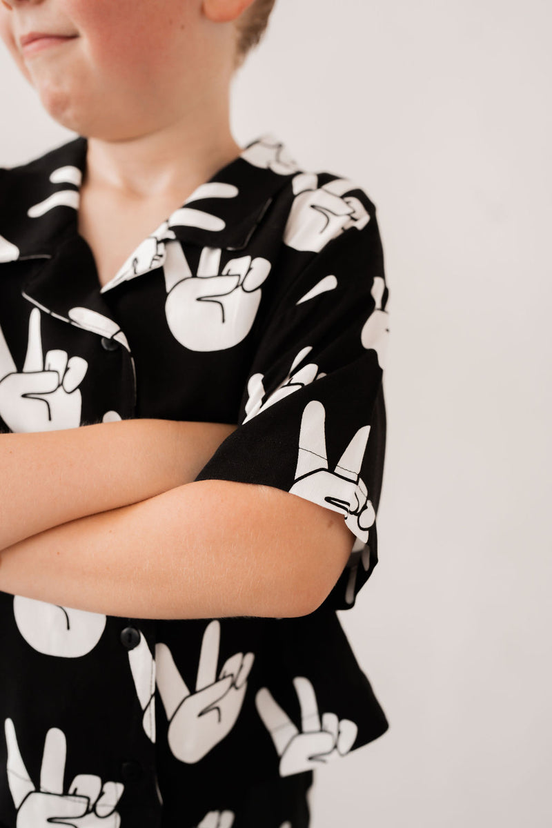 PEACE HANDS KIDS RESORT SHIRT