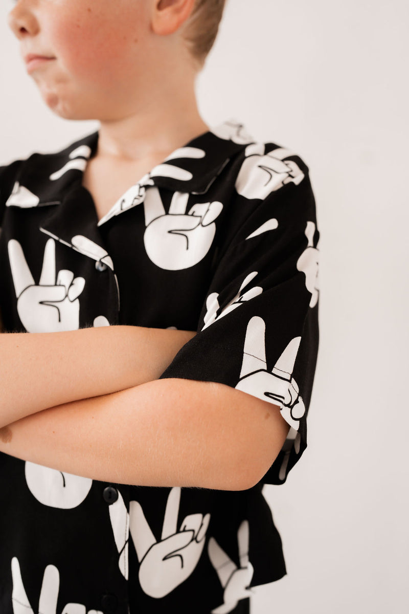 PEACE HANDS KIDS RESORT SHIRT