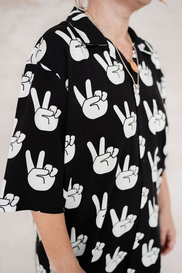 UNISEX PEACE HANDS ADULT RESORT SHIRT