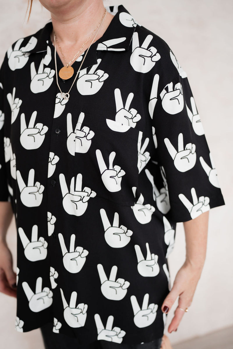 UNISEX PEACE HANDS ADULT RESORT SHIRT