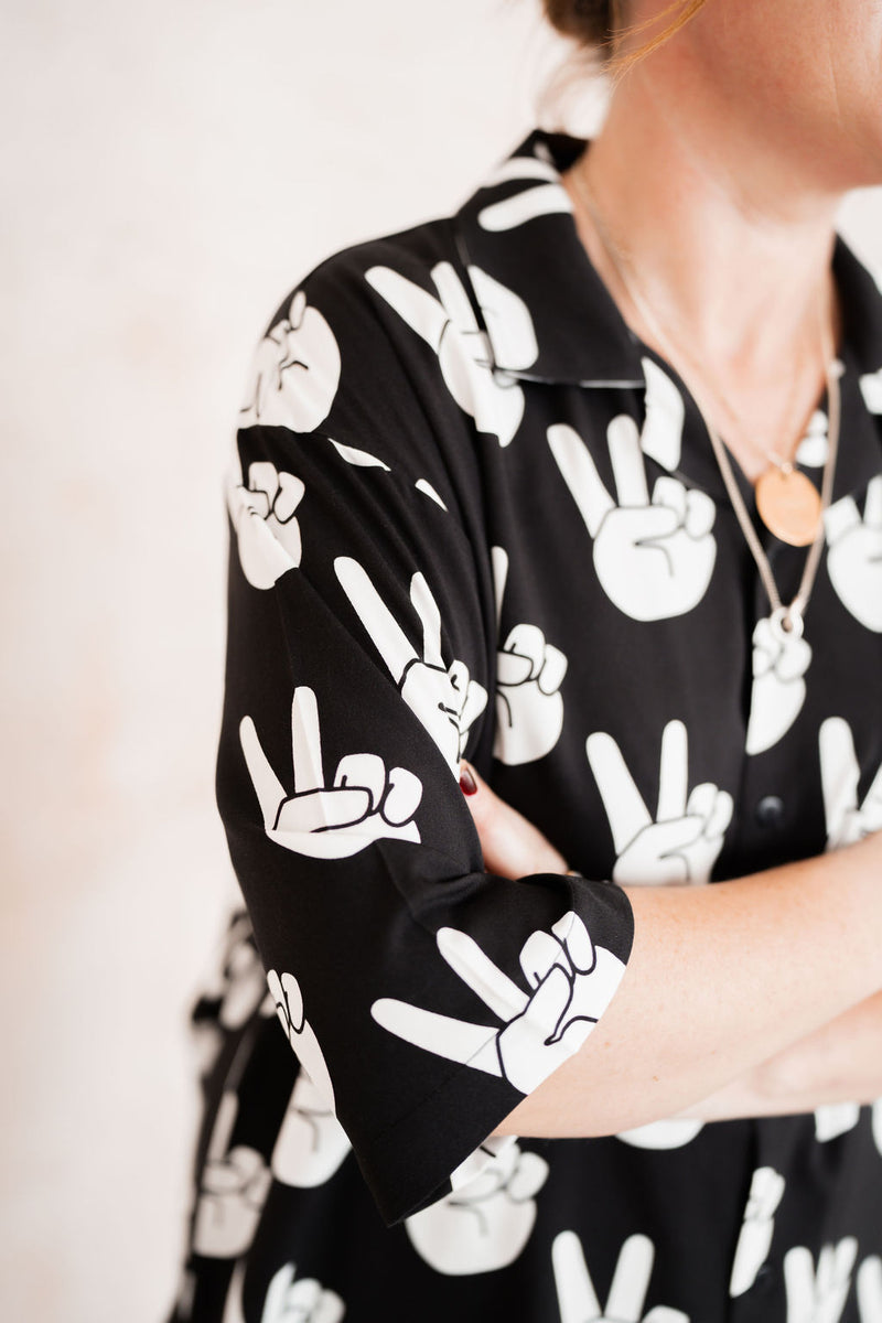 UNISEX PEACE HANDS ADULT RESORT SHIRT